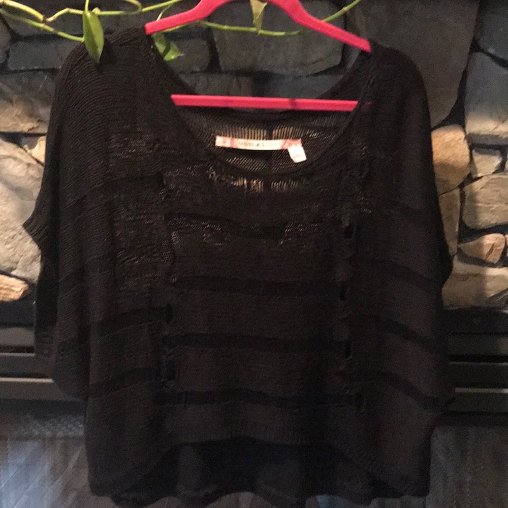Cute top by Chelsea &violet